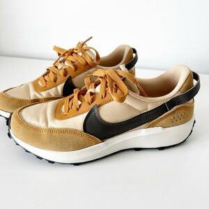 Wmns Nike Waffle Debut